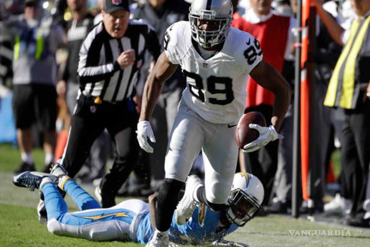 Triunfo de Raiders con sabor a playoffs