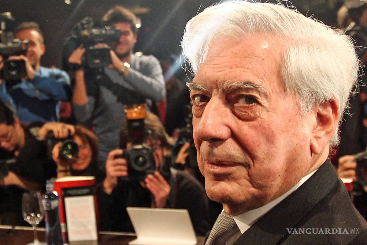 Ojalá periódicos en papel no desaparezcan frente a tecnología: Vargas Llosa