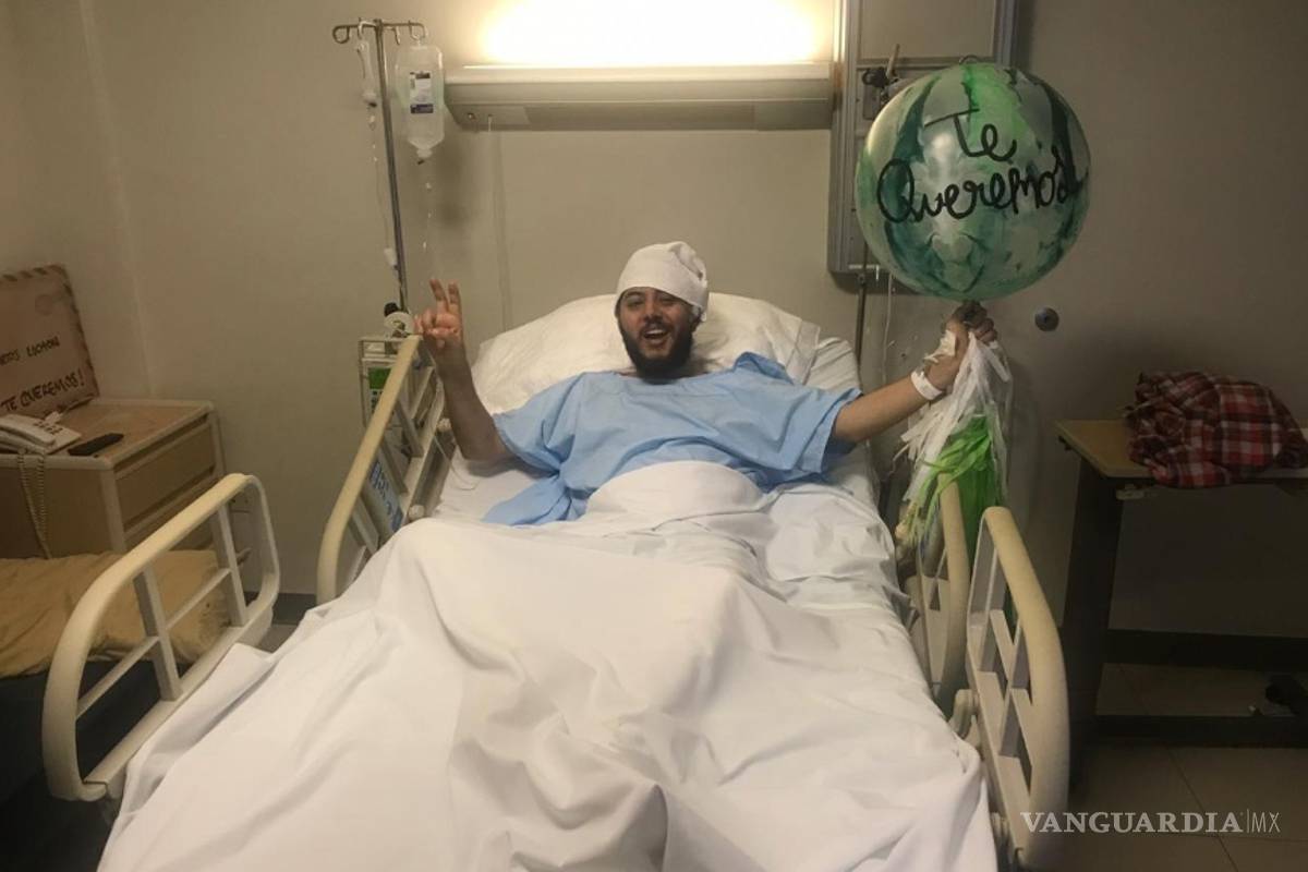 Joven coahuilense lucha contra el cáncer y espera un milagro para salvarse