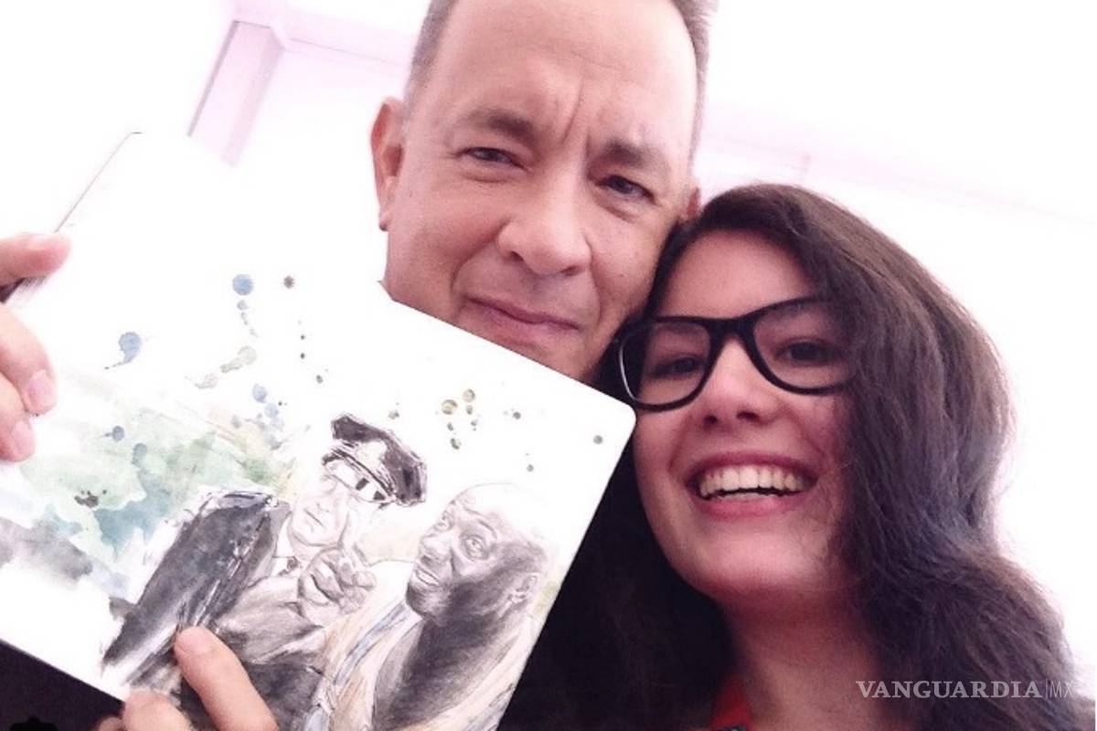 Tom Hanks le regala máquina de escribir a una fan