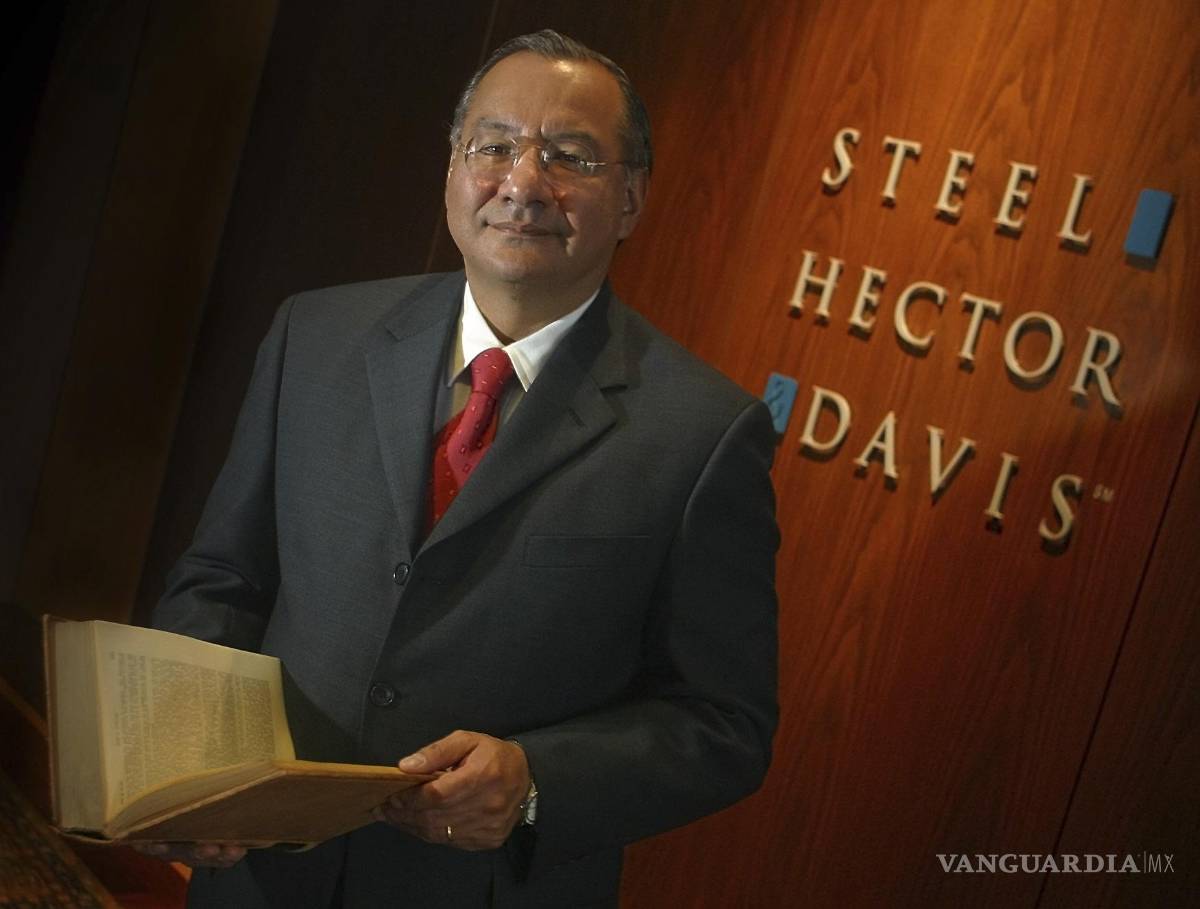 $!Una investigación de AP encontró que la CIA recibió un aviso sobre la supuesta doble vida de Manuel Rocho desde 2006.