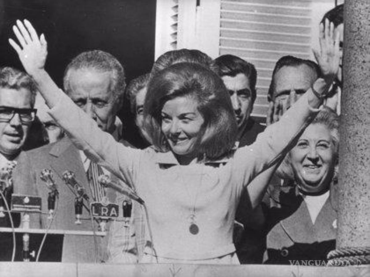 $!Isabel Perón fue la primera mujer en asumir la presidencia de un país en América Latina, al suceder a su esposo Juan Domingo Perón luego de que este falleciera | Foto: Especial
