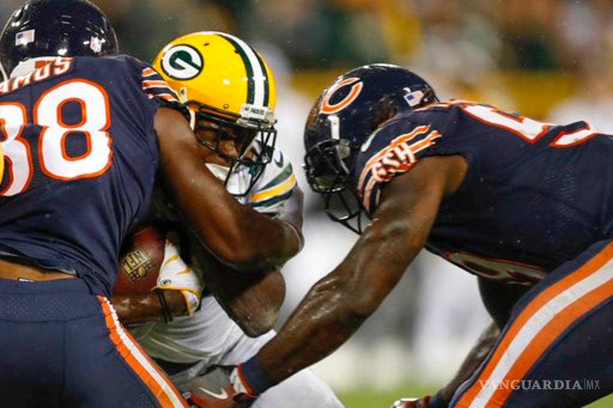NFL redujo castigo a Trevathan luego de golpear a Davante Adams