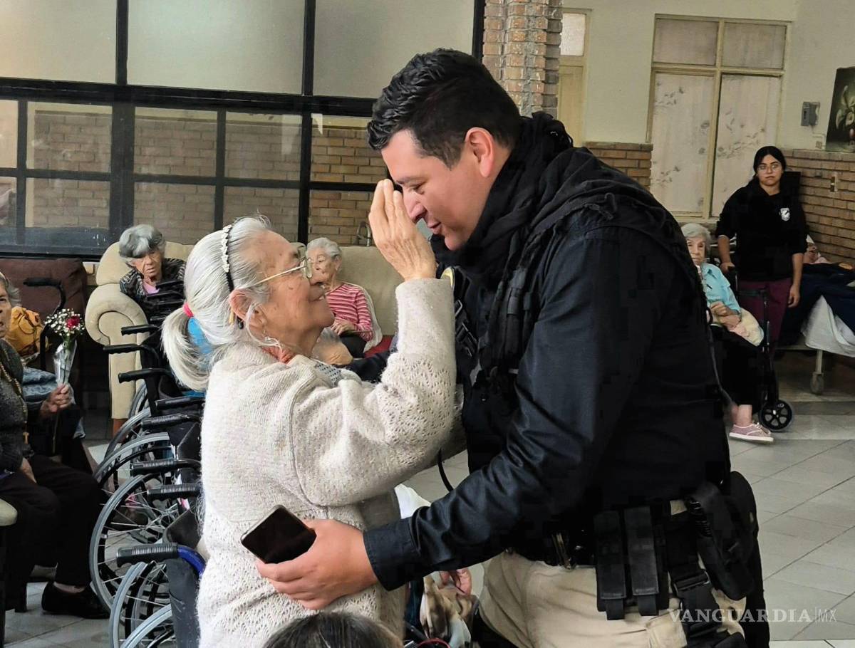 $!En coordinación con SEDENA y Guardia Nacional, la Comisaría de Seguridad llevó música y alimentos a residentes de casas hogar en Saltillo.