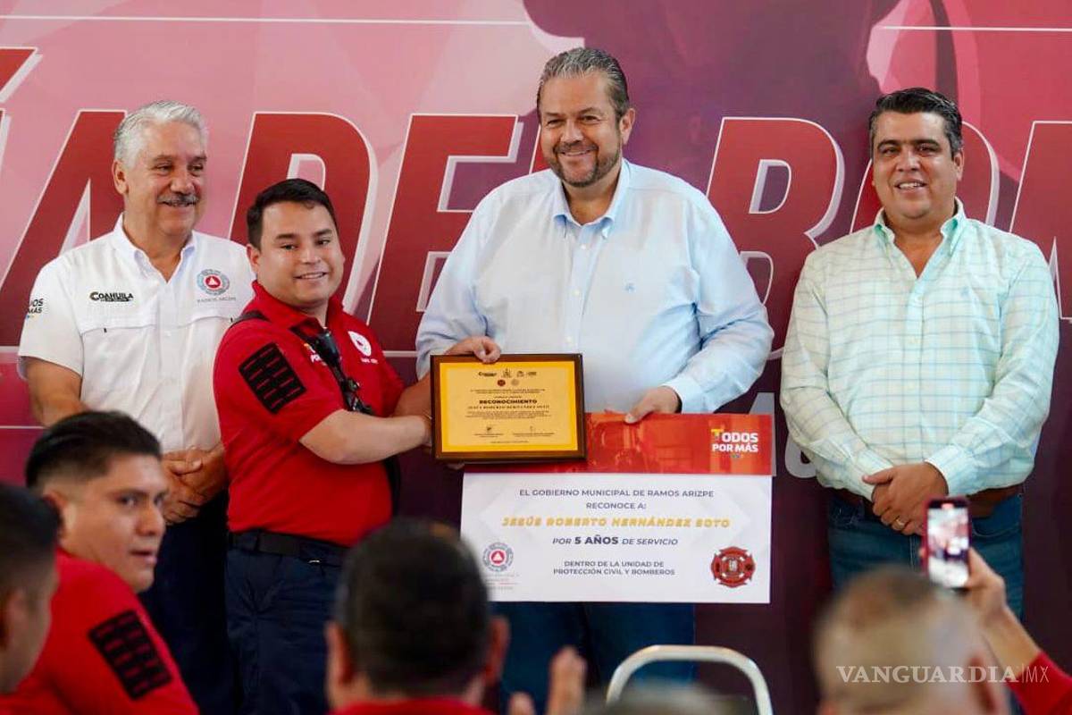 $!Fueron entregados reconocimientos por años de servicio.