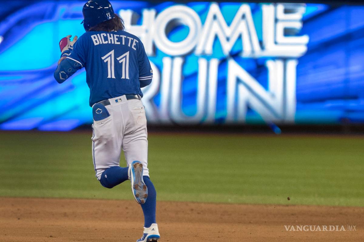 El novato de 21 años, Bo Bichette, rompe récord de Yadier Molina