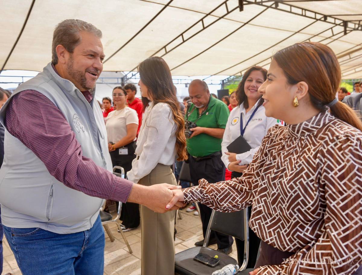 $!El evento se realizó en la Alameda Miguel Ramos Arizpe, con la participación de más de 70 empresas de distintos giros.