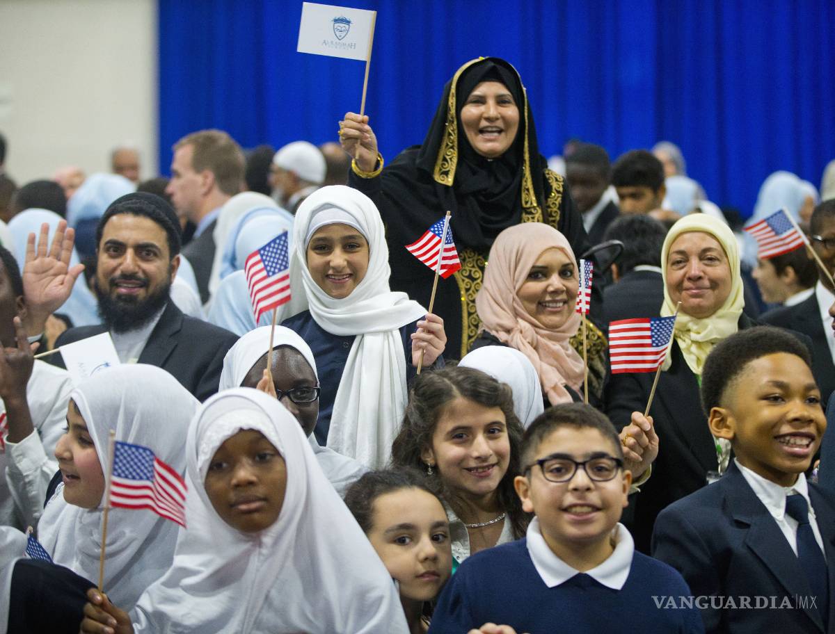 $!Obama visita por primera vez una mezquita en EU