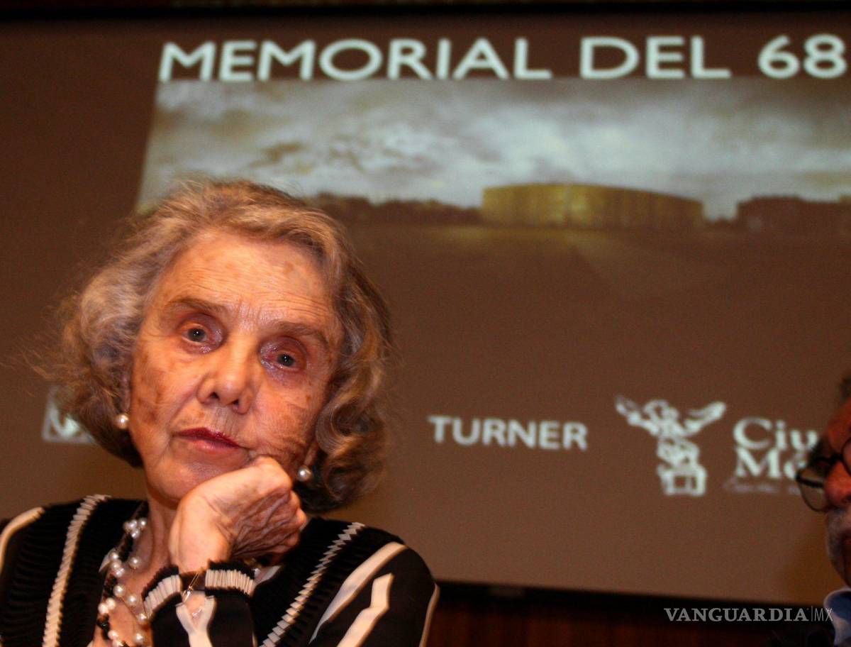 $!3MAYO2008. Elena Poniatowska en la presentación de el catalogo Memorial del 68 llevado acabo en el Centro Cultural Universitario Tlatelolco.