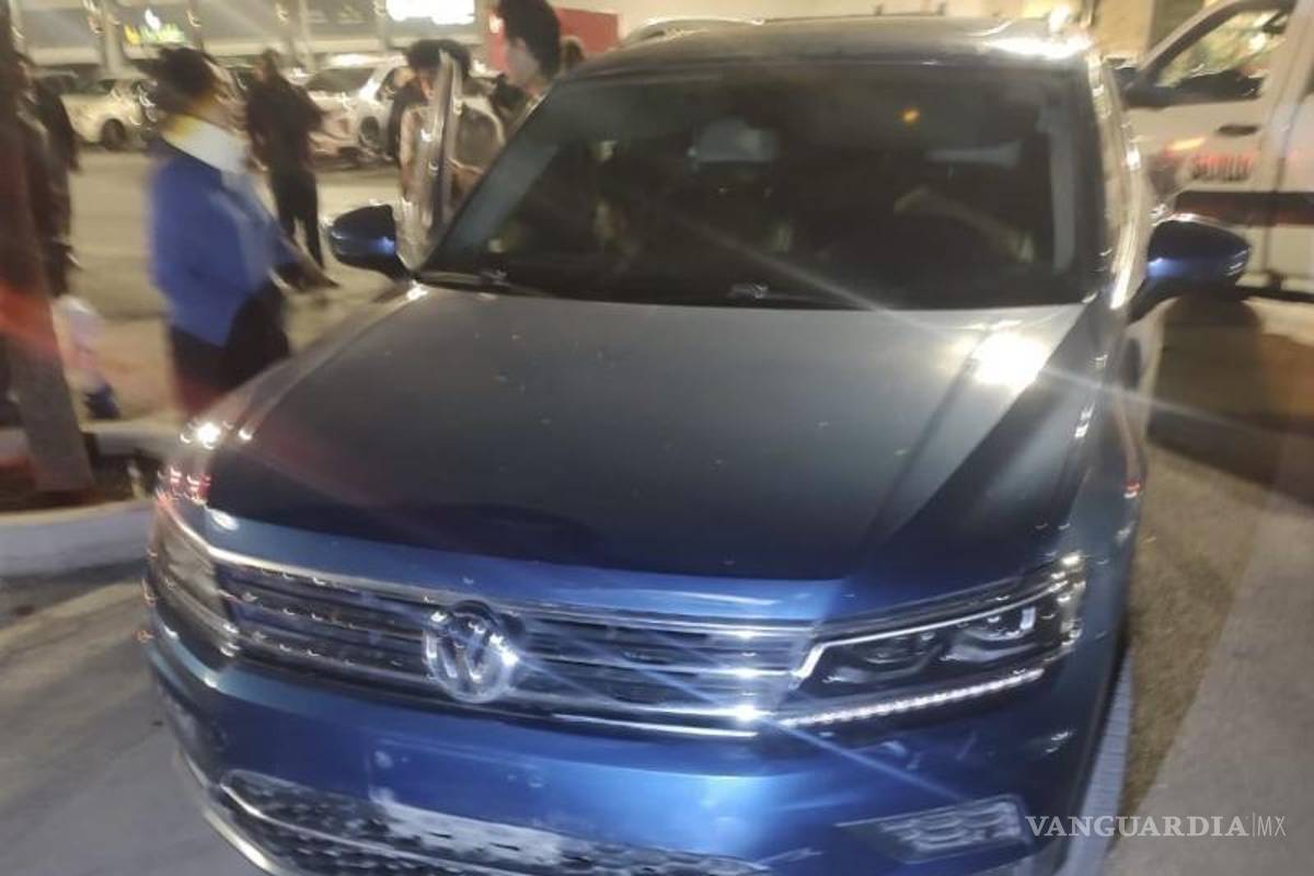 $!El percance se registró en el cruce de Carlos Abedrop y Luis González Obregón, en la colonia La Rosaleda.