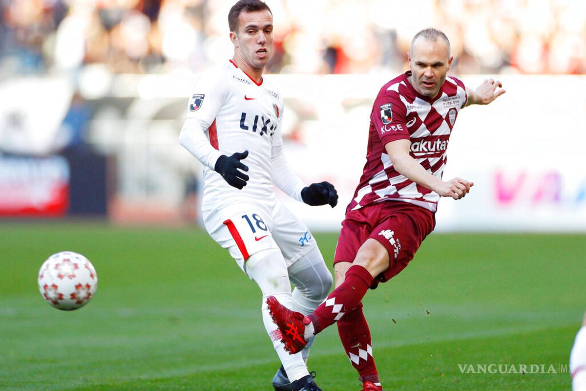 Iniesta piensa en regresar al Barcelona como técnico