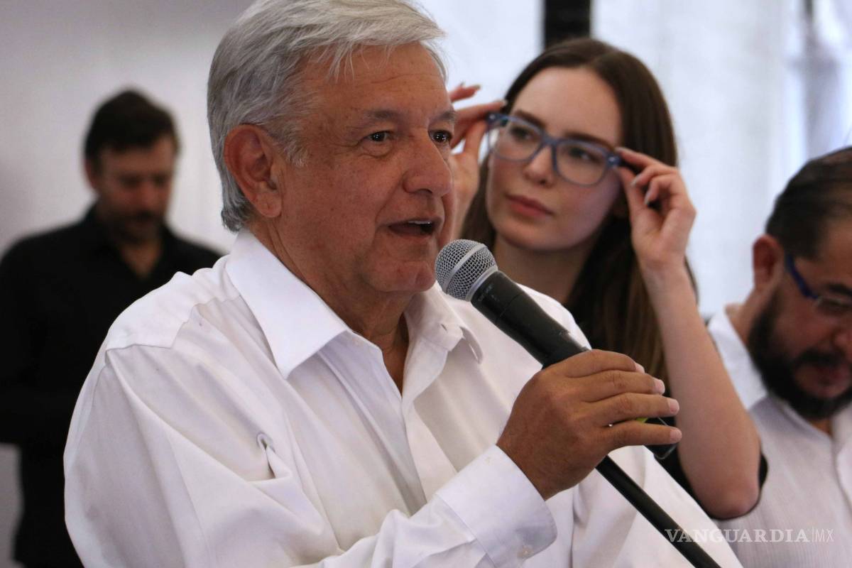 'No va a haber déficit, no vamos a endeudar al país', promete AMLO