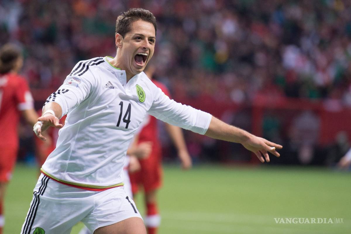 México golea 3-0 a Canadá
