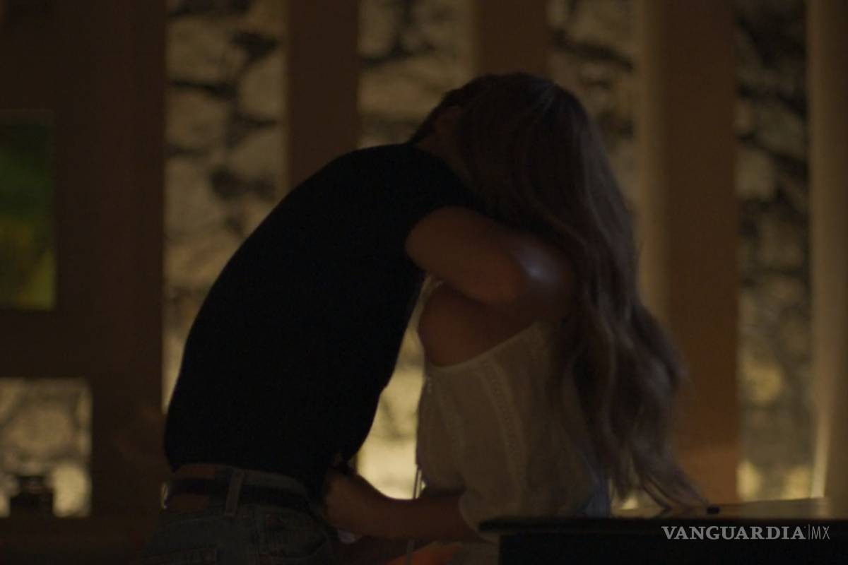 Impactan escenas llenas de erotismo y desnudez en ‘Luis Miguel La Serie’