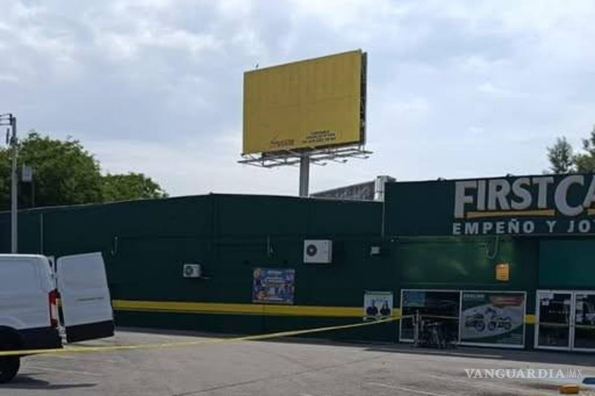 Hombre muere al resistirse a un asalto en estacionamiento de Torreón