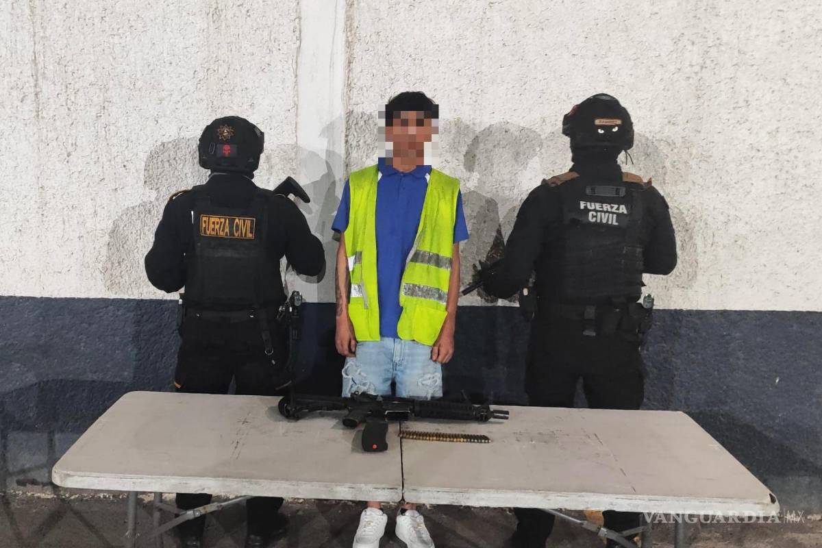 Un menor, de tan solo 15 años, es detenido en posesión de un fusil, en Monterrey