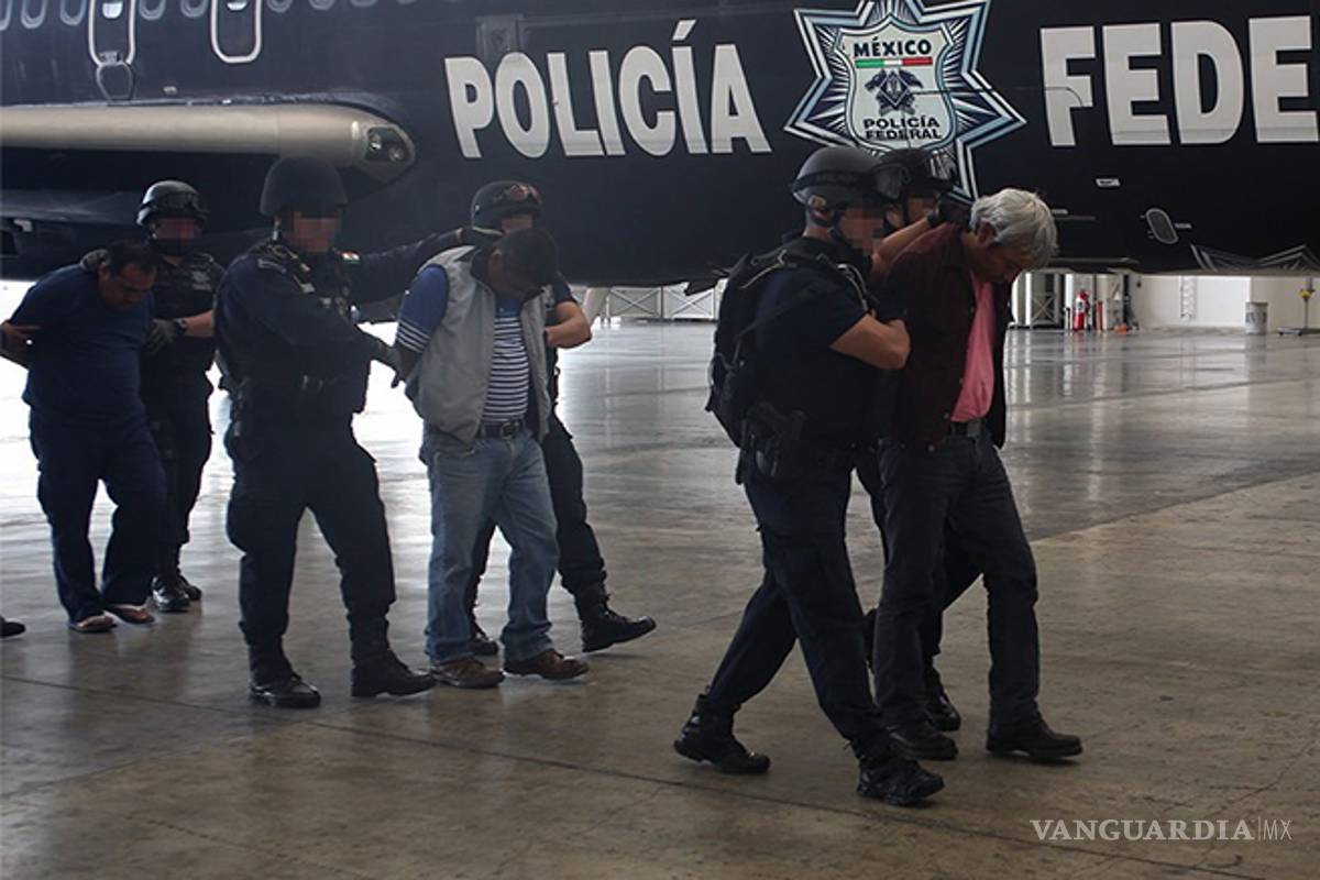 Por vandalismo, dan formal prisión a 2 maestros de la CNTE