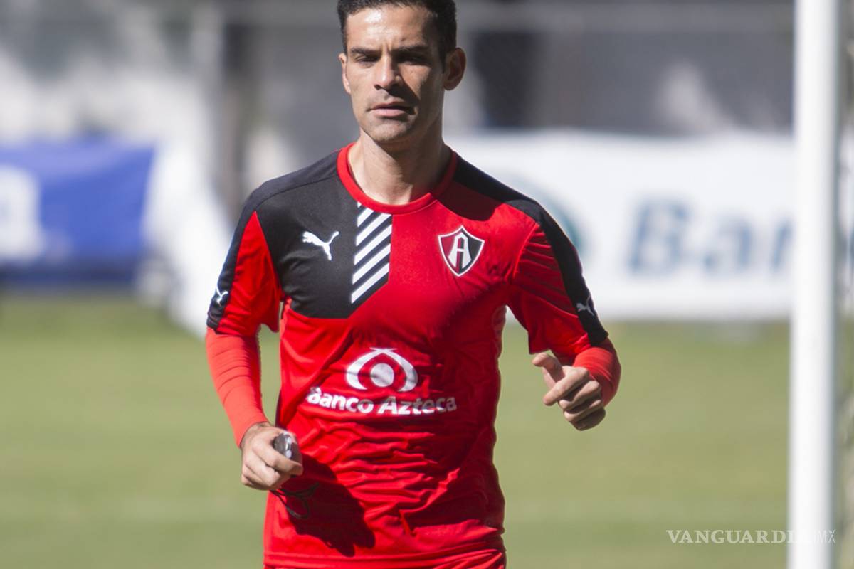 Rafa Márquez sufre micro desgarro, es baja del Atlas