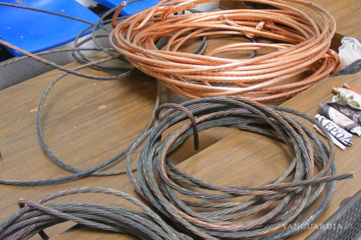 Detienen a regidor de Arteaga por robo de cable de cobre