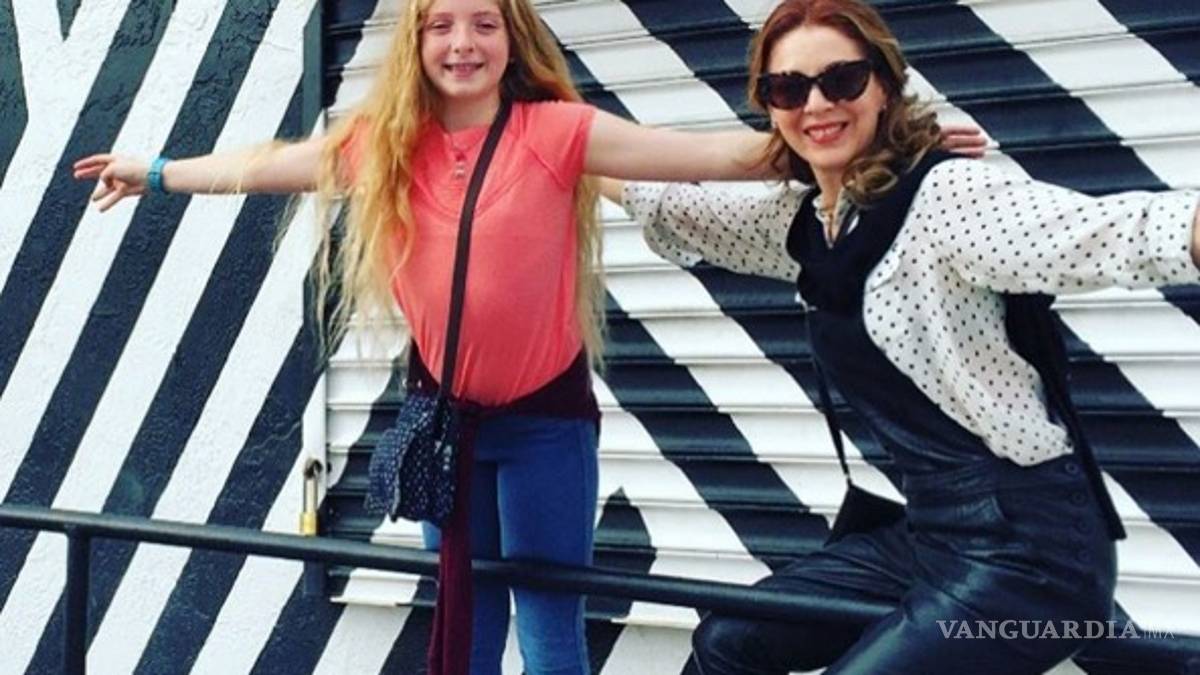 Edith González recibe el apoyo de su hija Constanza en tratamiento contra el cáncer