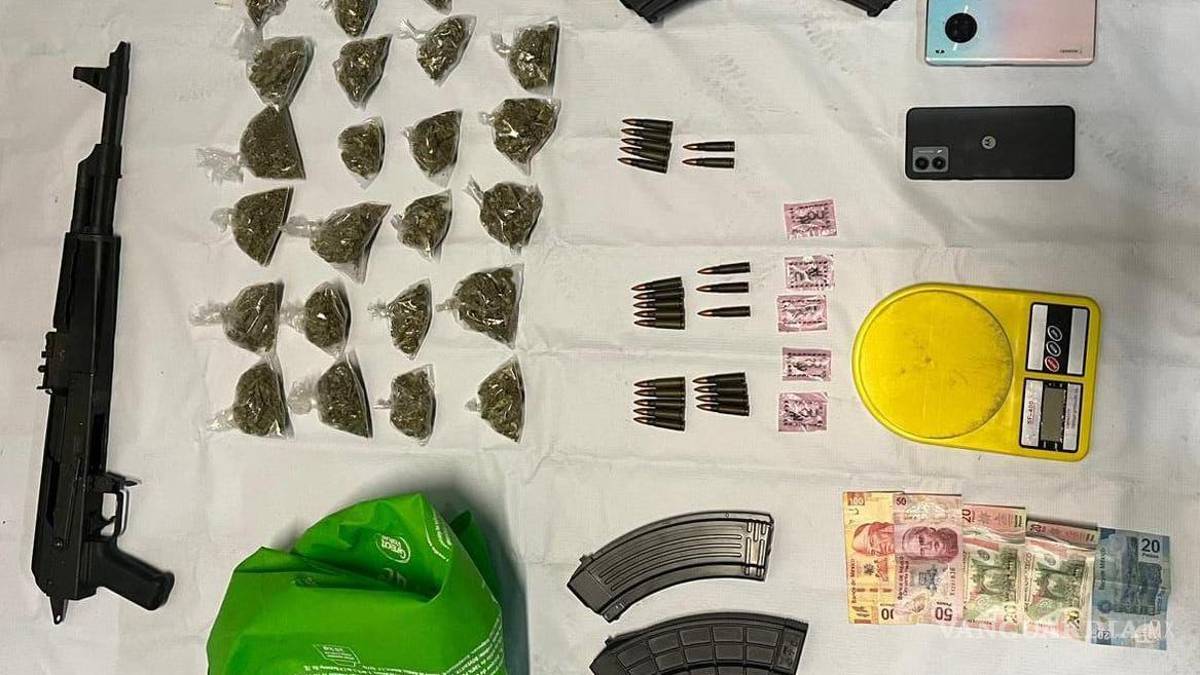 Tras persecución, detienen a tres mujeres con droga y un arma larga en Nuevo León