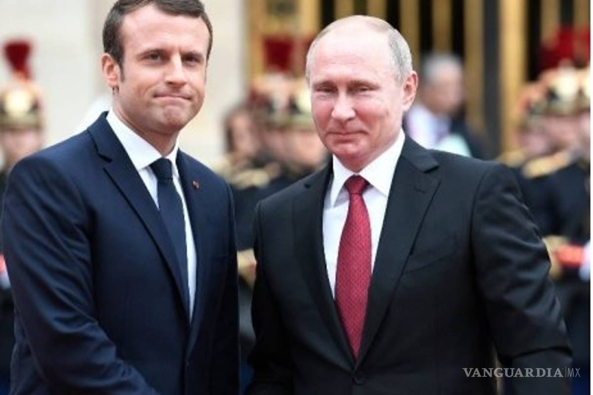 Putin se reúne con Macron en Versalles