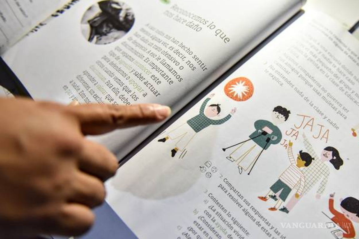 Suprema Corte evadió análisis profundo de libros de texto, acusan