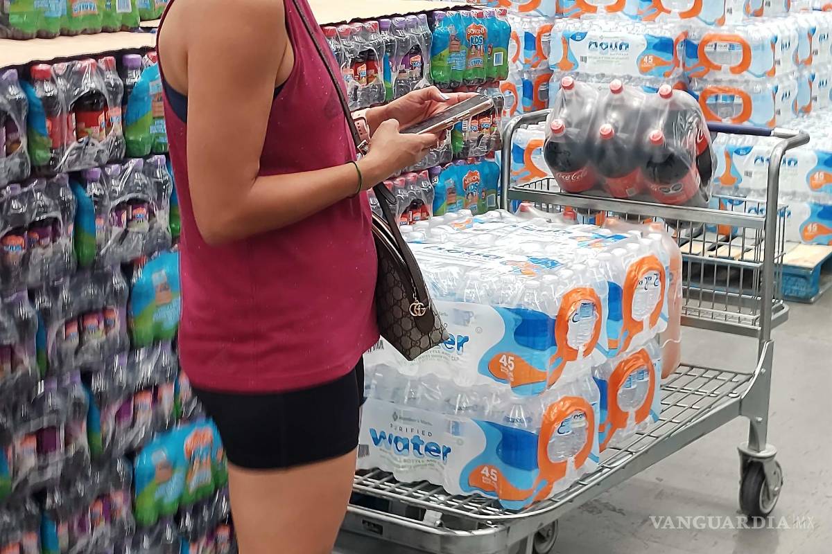 ¡Atención Saltillo! Sí hay agua embotellada en las tiendas