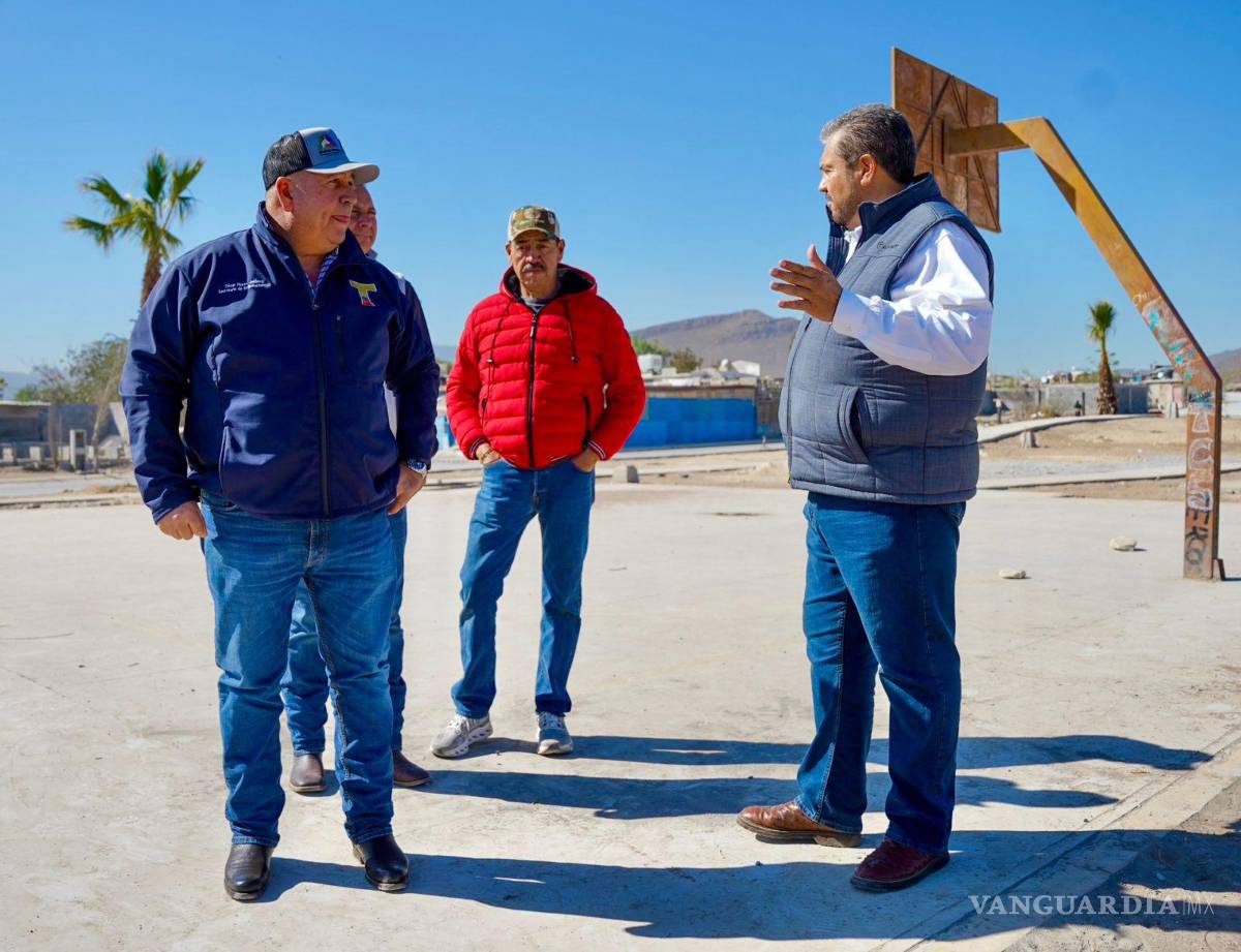 $!El alcalde Tomás Gutiérrez supervisó el avance de las obras.