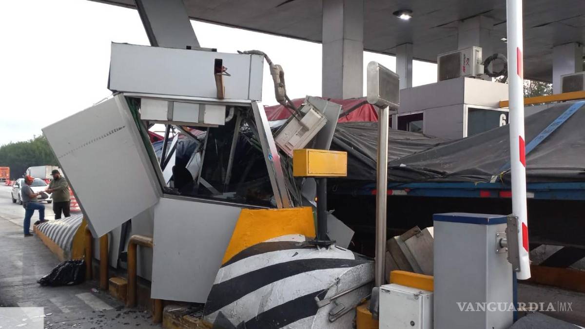 Doble accidente en la Carretera Saltillo-Matehuala bloquea la circulación