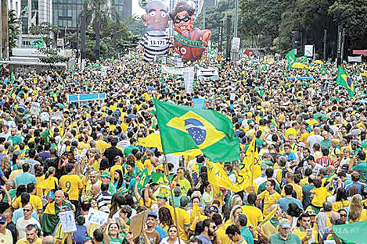 Protestas masivas piden a Dilma su renuncia