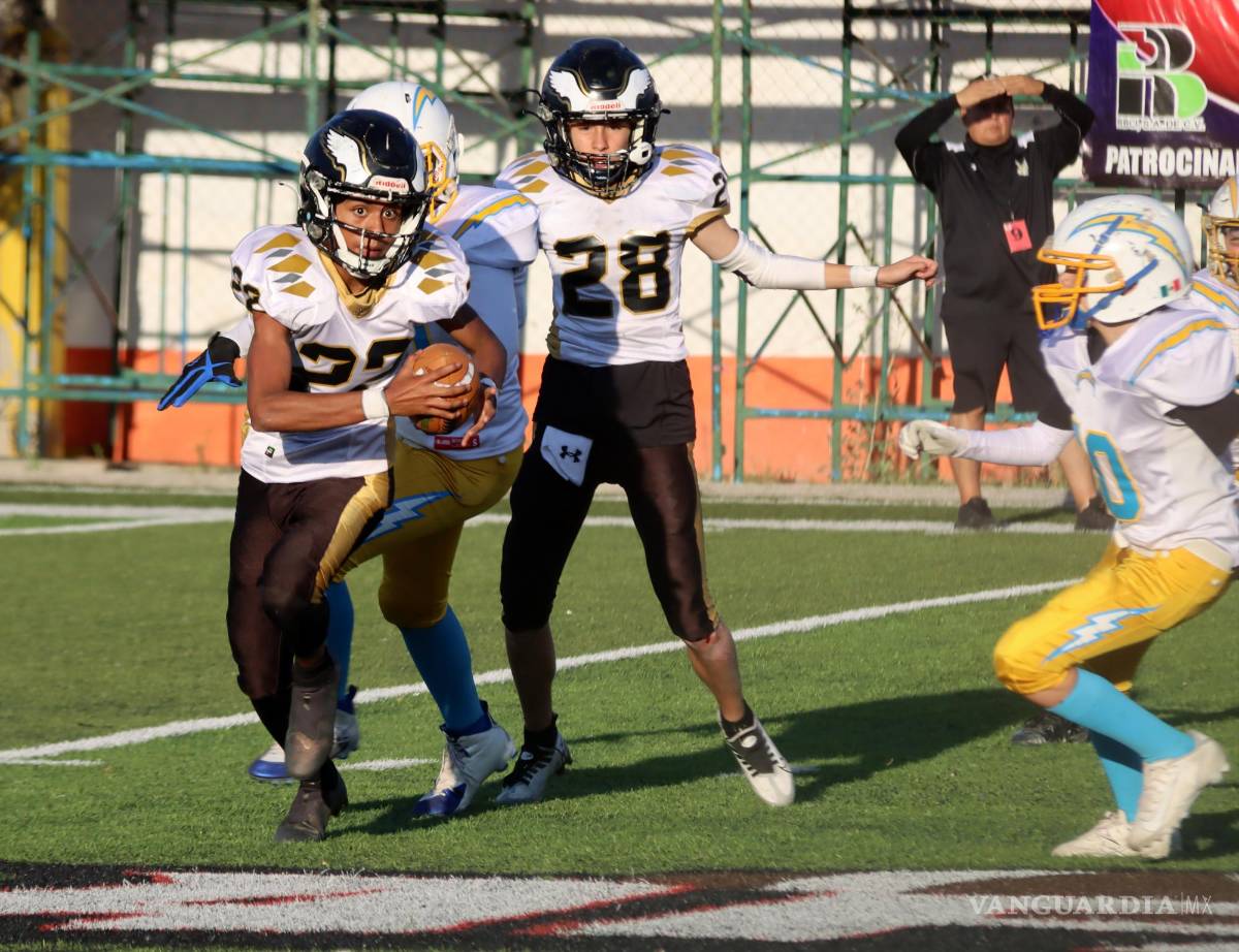 $!Alexis Bautista, número 22, corredor y mariscal de campo de las Águilas, recibirán al club Acereros el viernes a partir de las 5:30 de la tarde en el estadio Antonio “Yaqui”, Heredia.