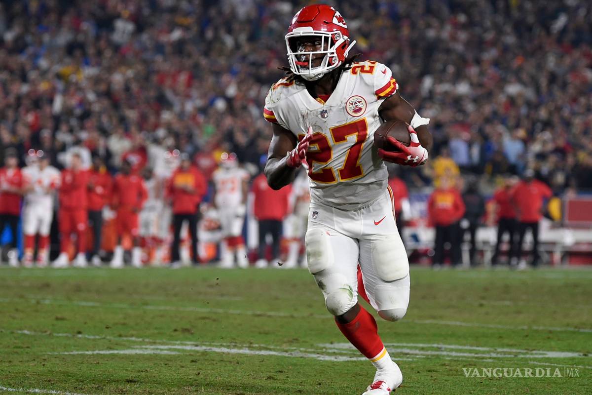 NFL envía a Kareem Hunt a la lista de exenciones del Comisionado
