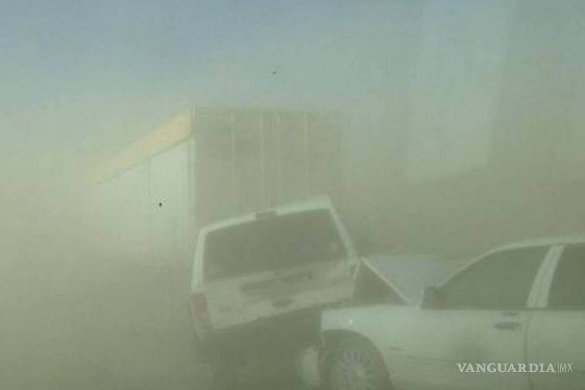 Tormenta de arena en California causa carambola