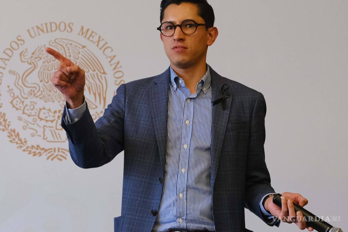 Da positivo a coronavirus vocero de Ebrard