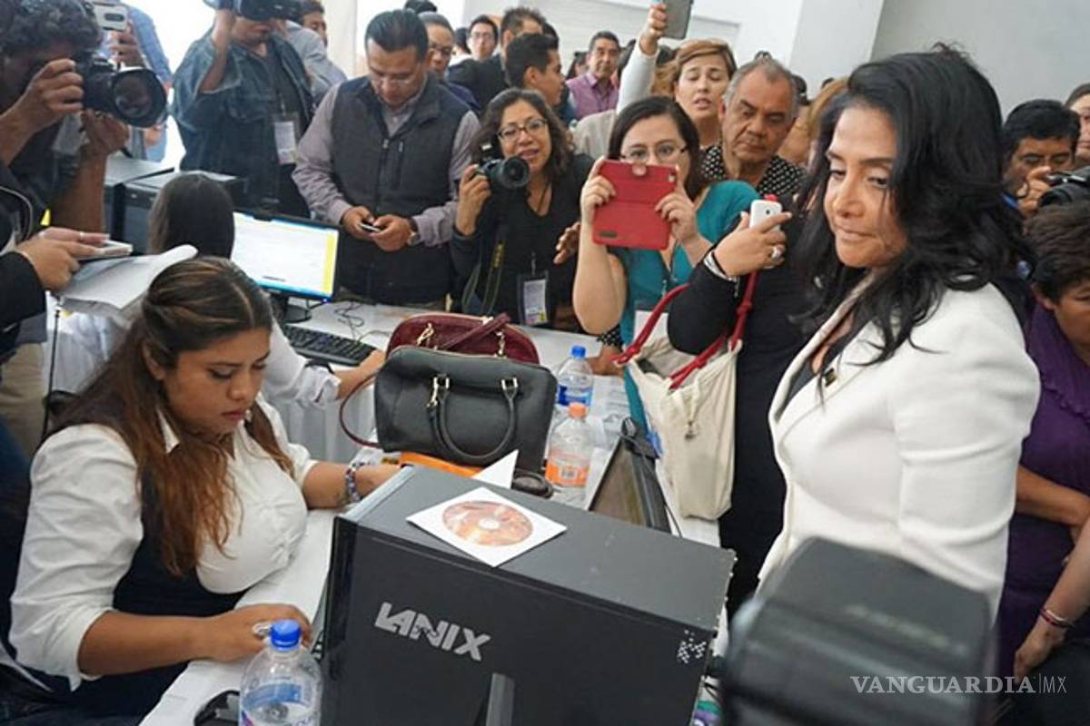 Respaldan corrientes del PRD a Alejandra Barrales