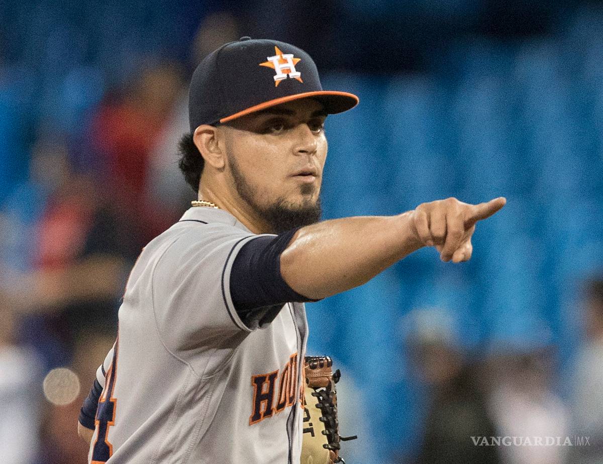 $!Retiran cargos por agresión en contra del pitcher mexicano Roberto Osuna