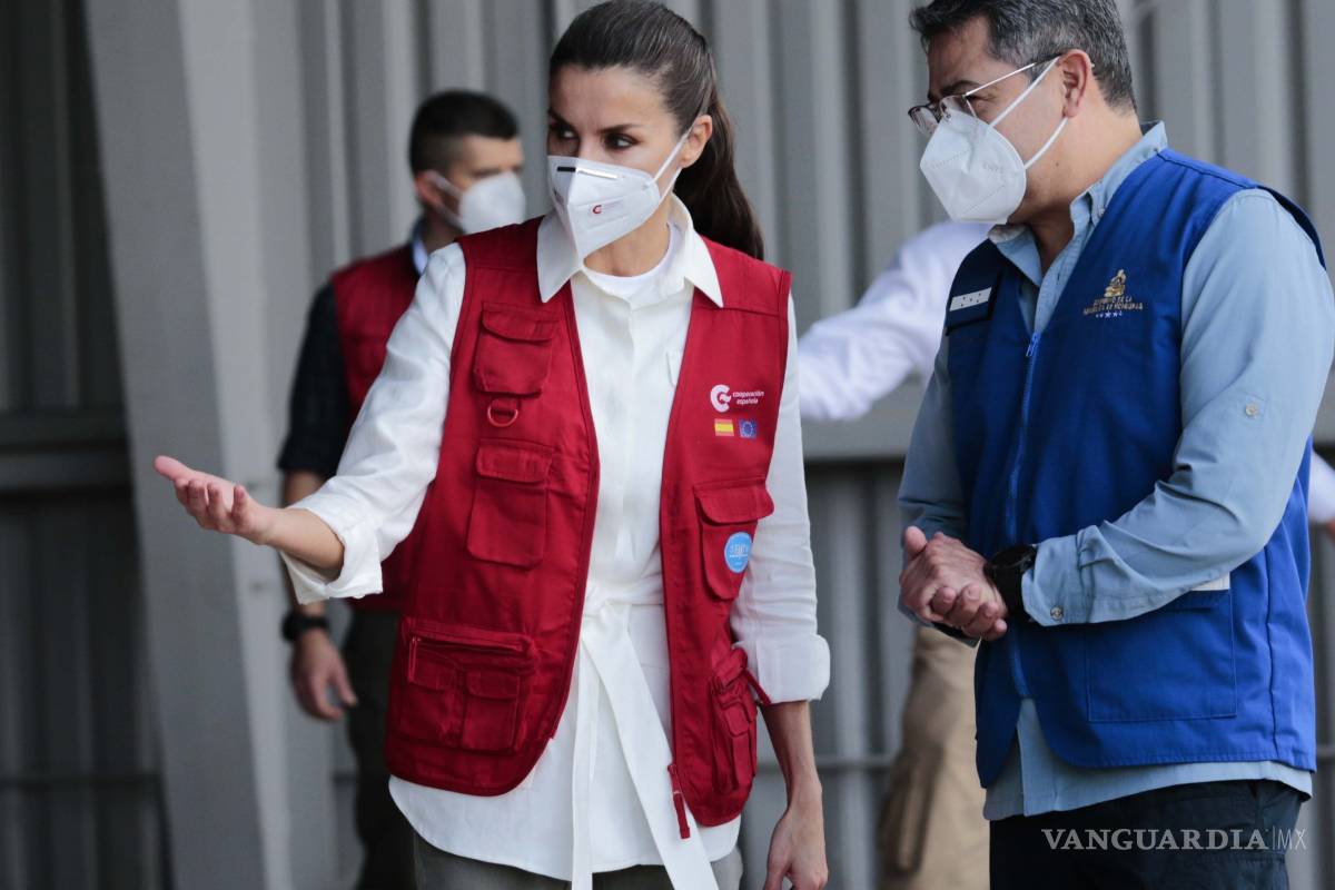 Entrega reina Letizia ayuda en Honduras