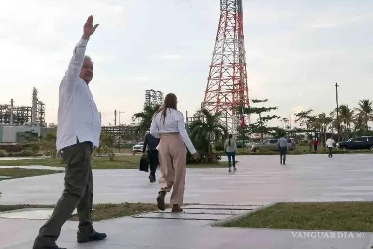 AMLO asegura que con refinería en Dos Bocas se revertirá importación en 90%