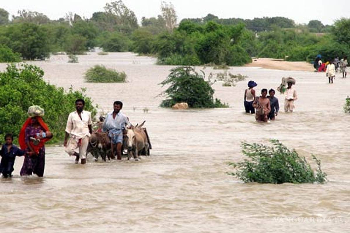 Pakistán acepta la ayuda de la India