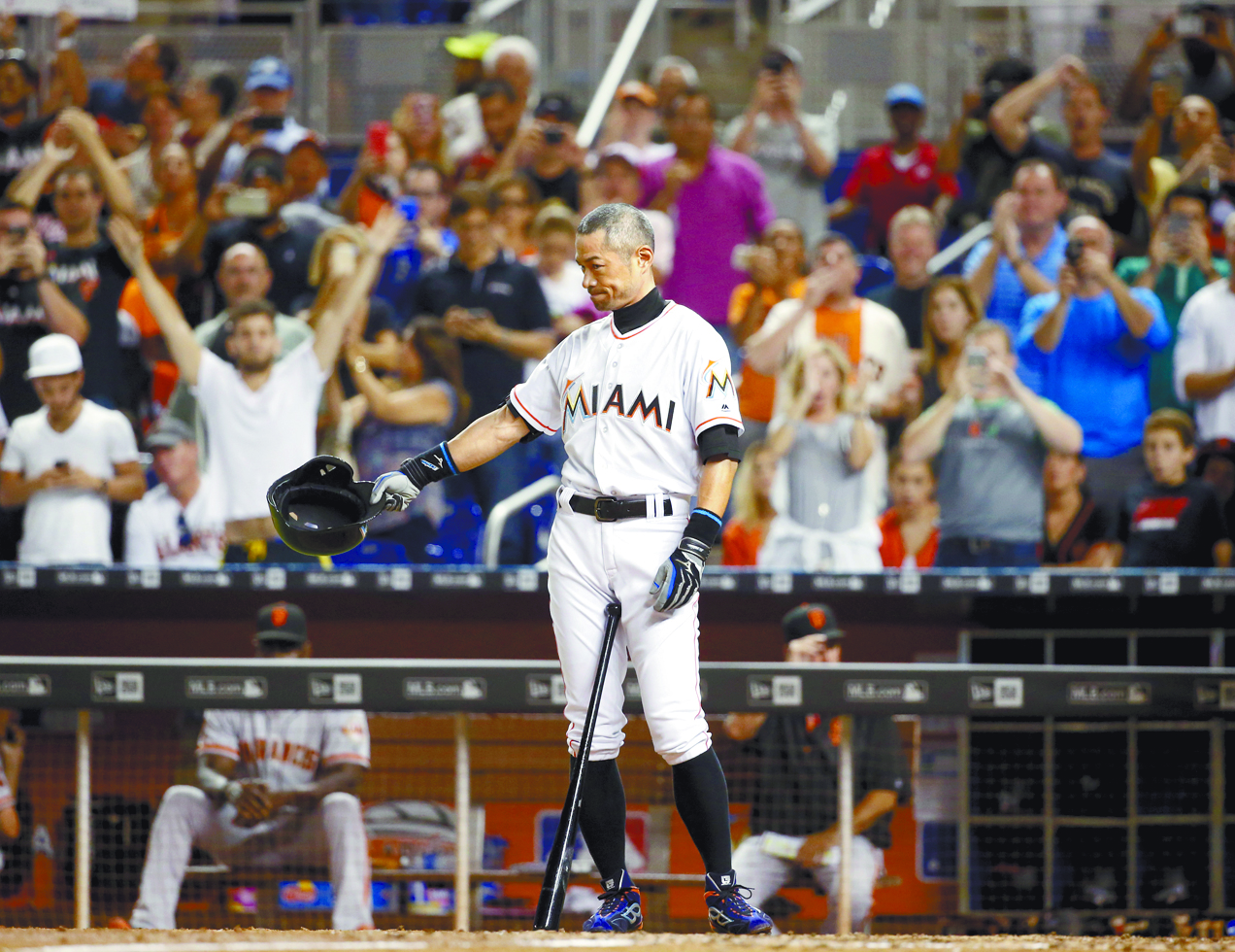 Ichiro sigue haciendo historia en Grandes Ligas