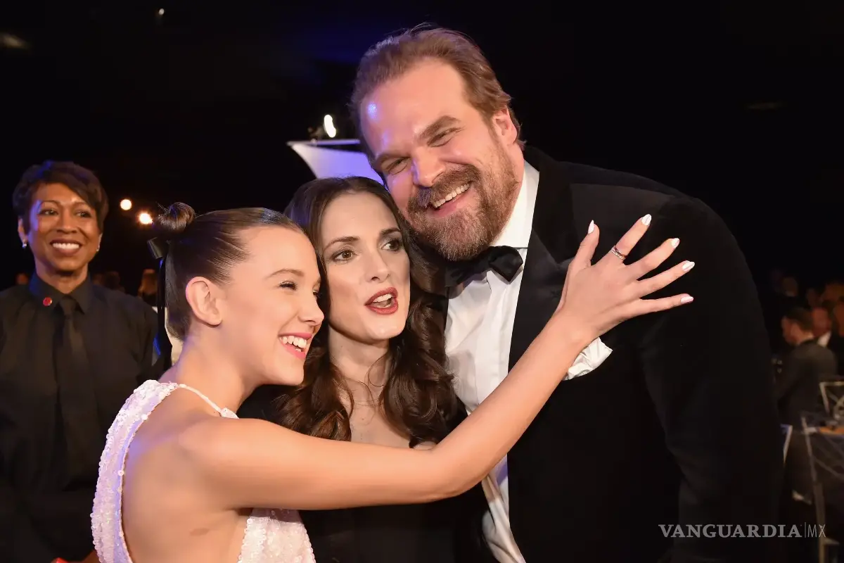 Denuncia Millie Bobby Brown a compañero de Stranger Things por acoso; esposa lo había funado por infiel