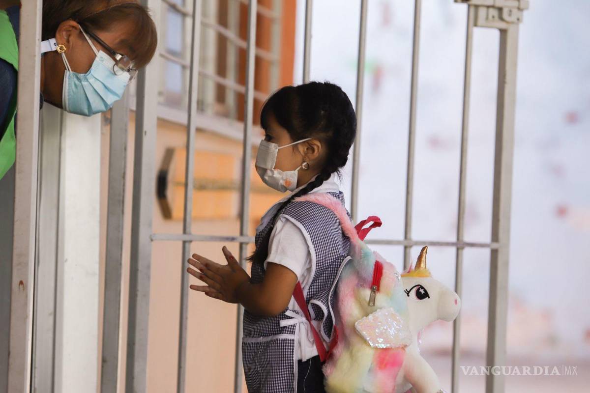 Regresan a las aulas 196,784 alumnos de Coahuila
