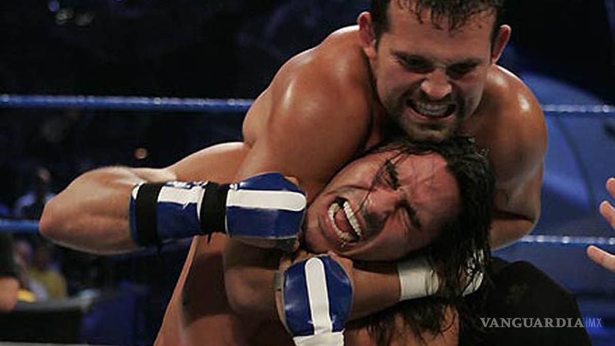 Ex luchador de la WWE fue apuñalado