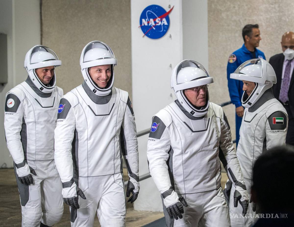 $!Miembros de la Tripulación-6 de la NASA poco antes de embarcarse en una de las misiones espaciales.