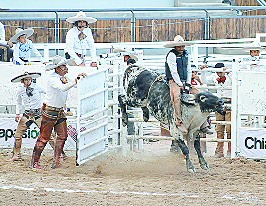 Charros de Santo Cristo se meten a la pelea por las semifinales