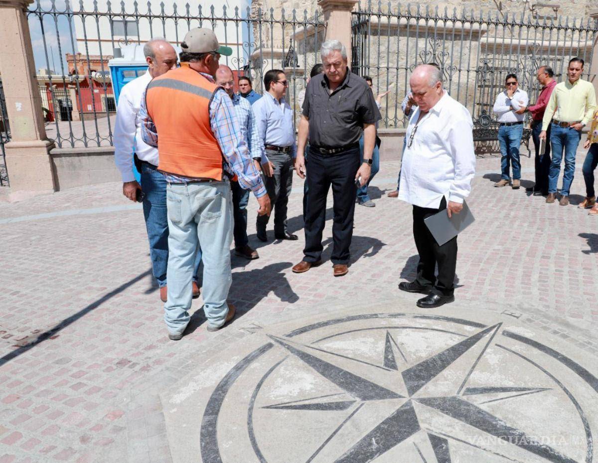 $!El Alcalde dio una revisión a los detalles que se afinan en el paseo.