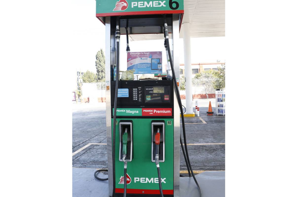 Niega Pemex ‘alza brusca’ en precio de la gasolina
