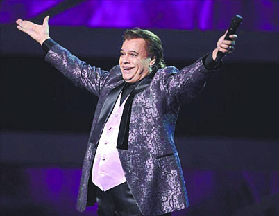 Juan Gabriel dio 5 millones a su hermano