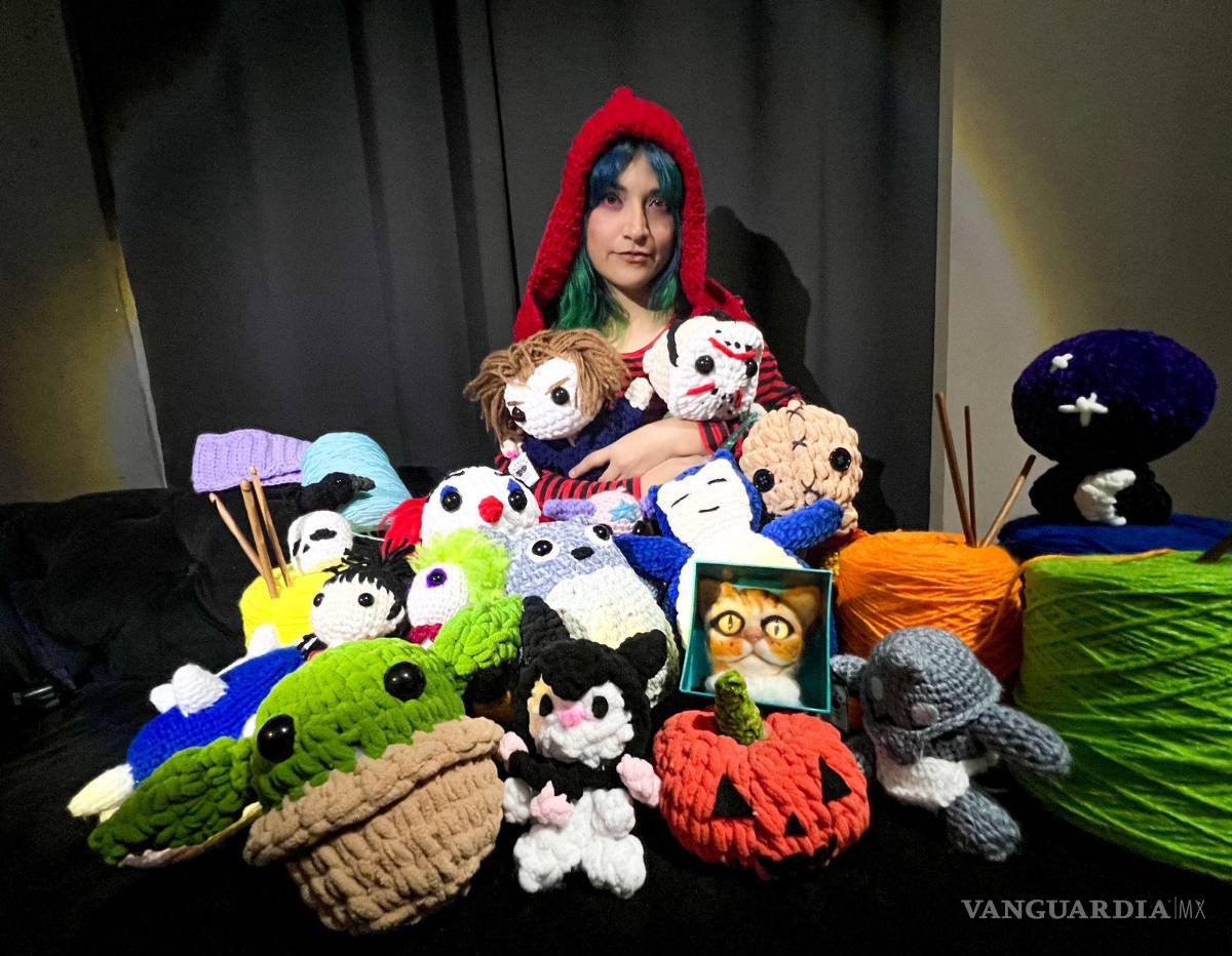 $!Jazmín se prepara para exhibir sus creaciones en el Otakufest, continuando su participación en festivales como expositora en el área de artesanos.